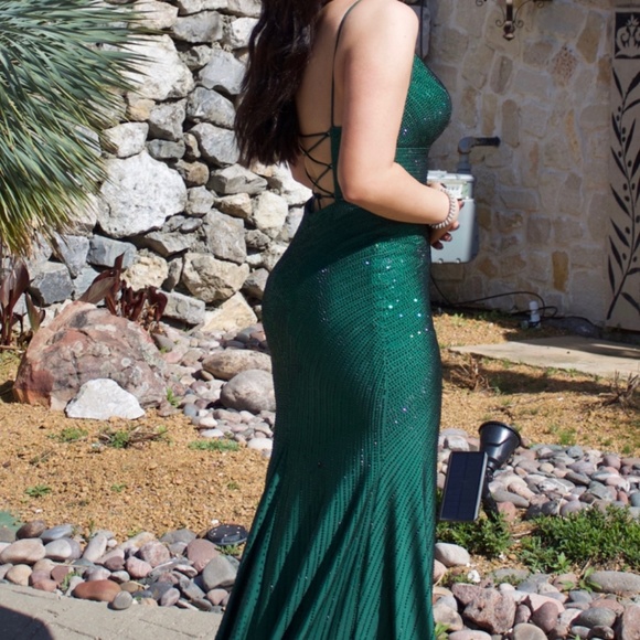 COPY - Sherri Hill Prom Dress size 6 Emerald Green current season, worn for pic… - Picture 5 of 6